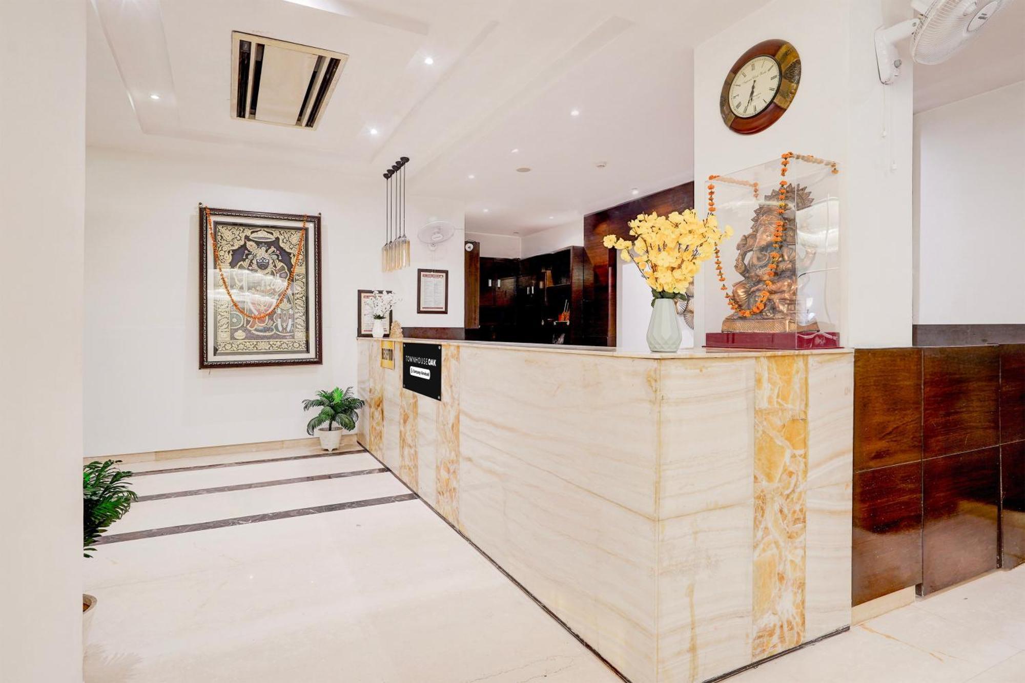 Townhouse Oak Agra Near Sultanganj Puliya Formerly Bb Grand Exterior foto