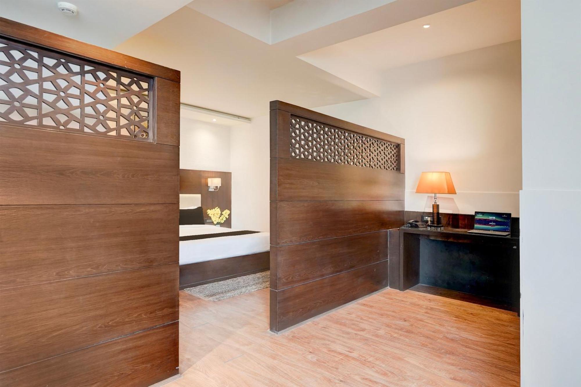 Townhouse Oak Agra Near Sultanganj Puliya Formerly Bb Grand Exterior foto